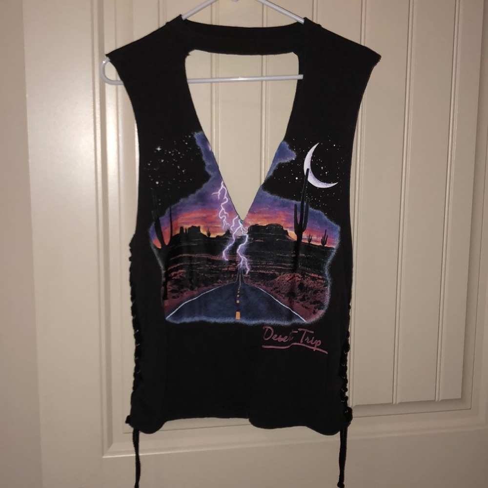 Cutout tank